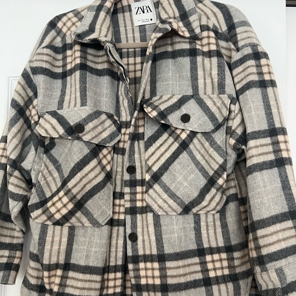 Zara Grey Plaid Shacket - Picture 3 of 5